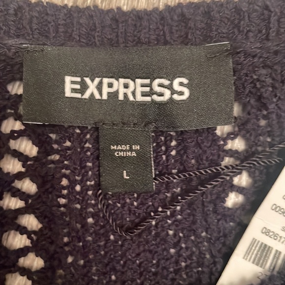 NWT beautiful navy blue  women’s Express Knit 🧶 long sleeve sweater - Picture 6 of 8